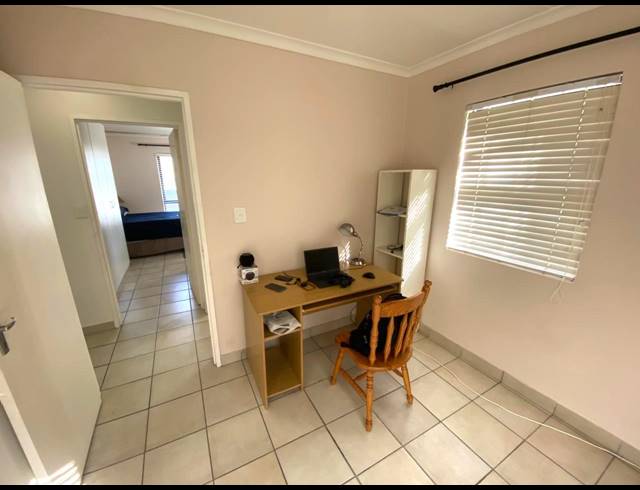2 BEDROOM APARTMENT TO LET IN BURGUNDY ESTATE